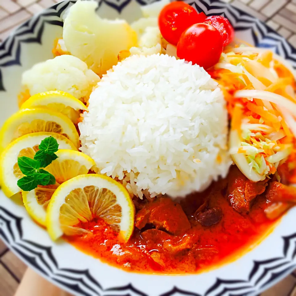 Snapdishの料理写真:Butter chicken curry with jusmin rice|yeluさん