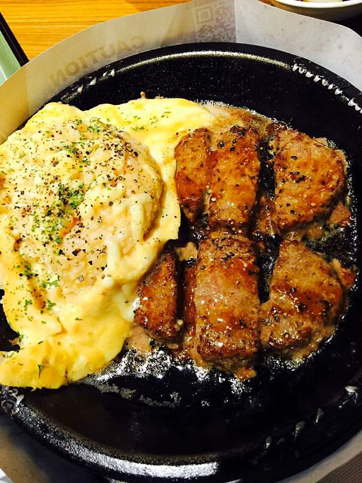 Cheesy omelette hamburger|EriLorn foodtripさん