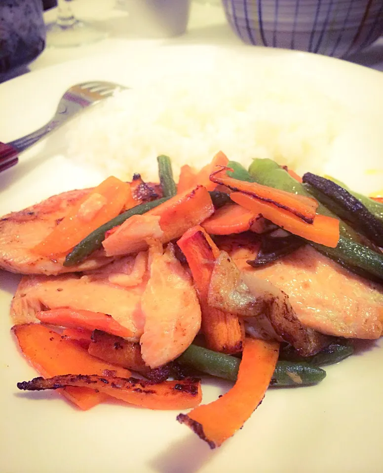 Marinated buttered saumon with stir fried veggies|el sushi de la manchaさん