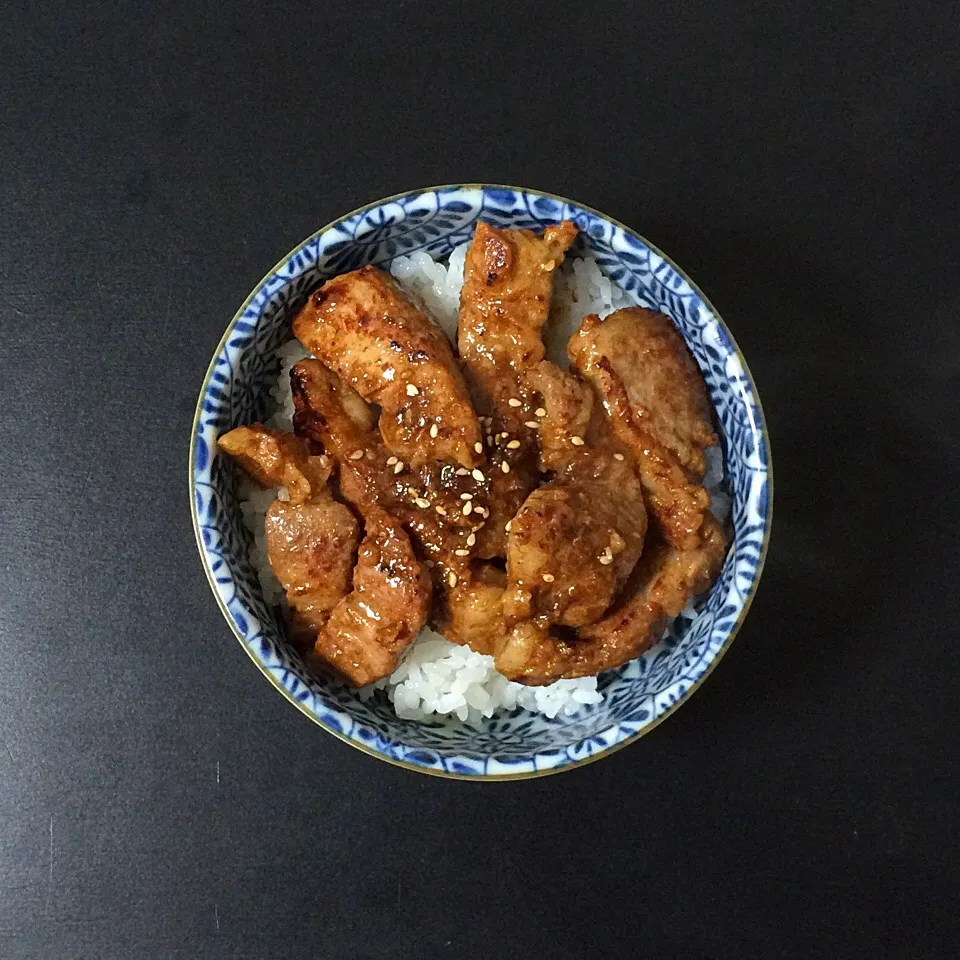 豚の味噌漬け丼|.さん