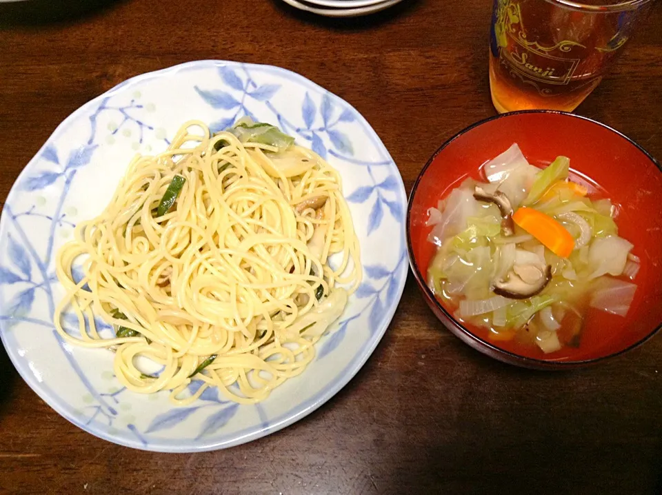 Snapdishの料理写真:ペペロンチーノと野菜コンソメスープ|りかこさん