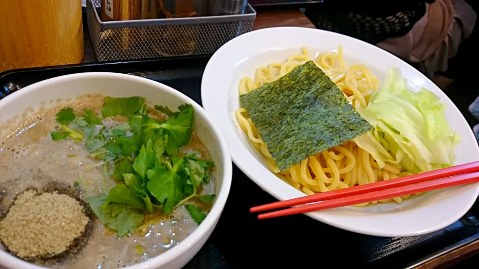 練馬区・中村橋
〜ラーメン愉悦処  似星〜

濃厚煮干つけ麺

満足の一杯でした〜|りくれんさん