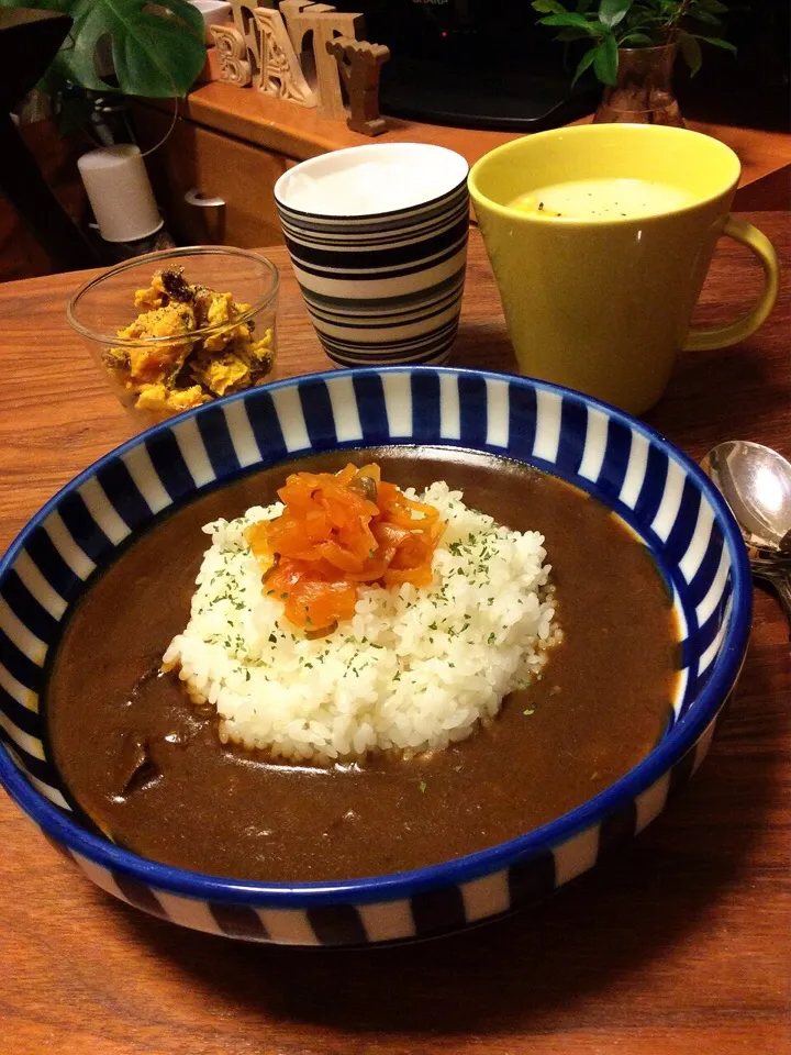 Snapdishの料理写真:レトルトカレーでカレーライス、デリ風かぼちゃのサラダ、コーンスープ 2015.7.30|キラ姫さん