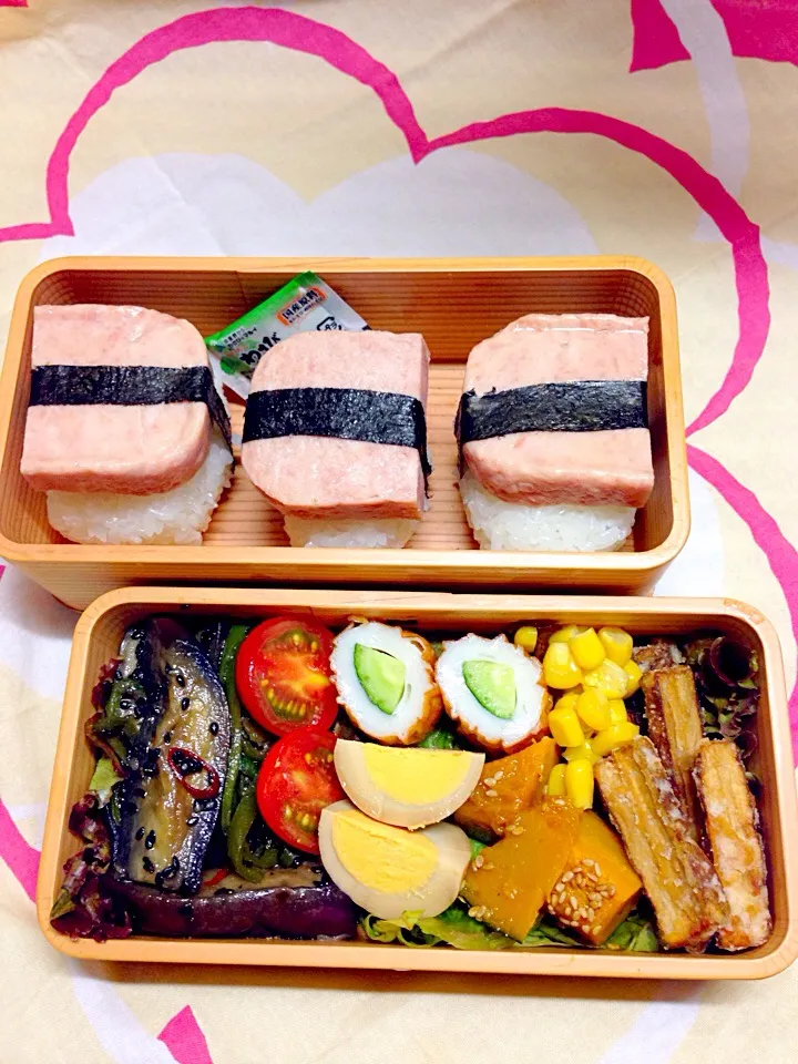 スパムおにぎり&ゴボウのから揚げ弁当(OvO)|伊佐治親（イサ）さん