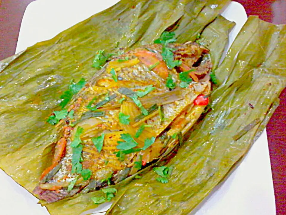 Bombed Tilapia (steamed in banana leaf) (spicy) 🐟🐠🐡|🌼 Pooja's Kitchenette 🌼さん