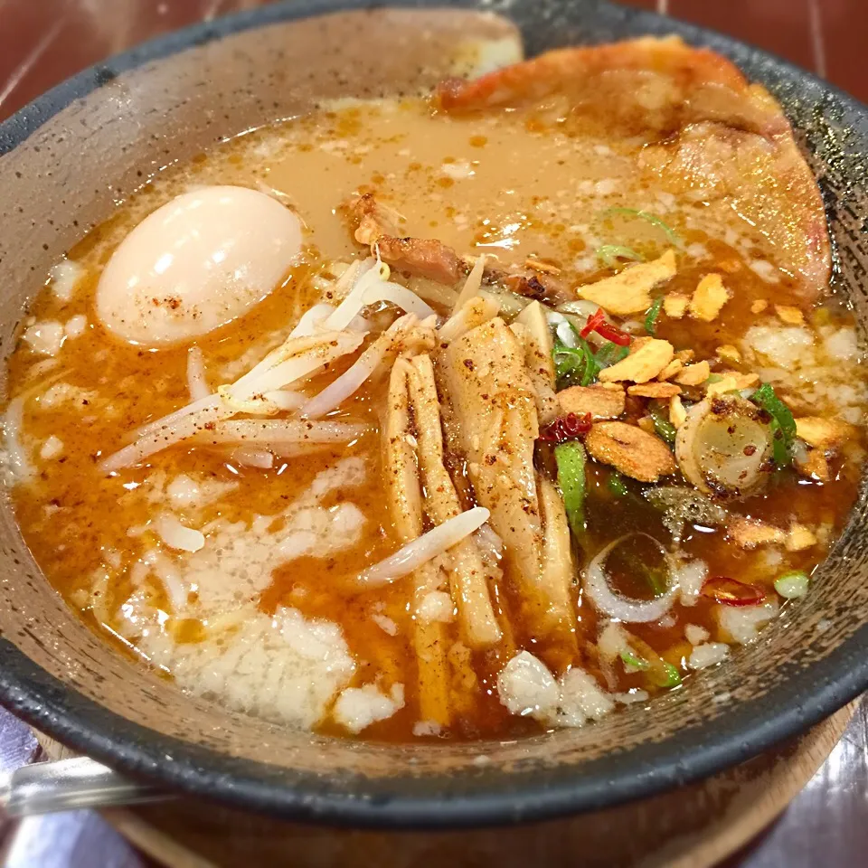 空海の味玉とんこつラーメン食べました。汗だく！|リュカさん