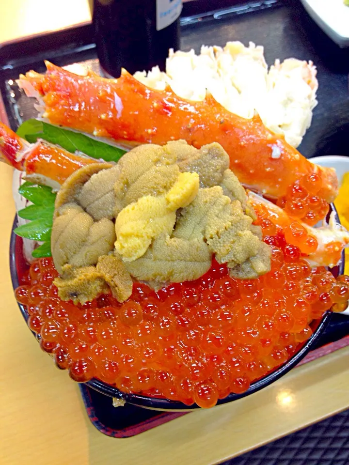 Snapdishの料理写真:海鮮丼|イカレタ宇宙人さん