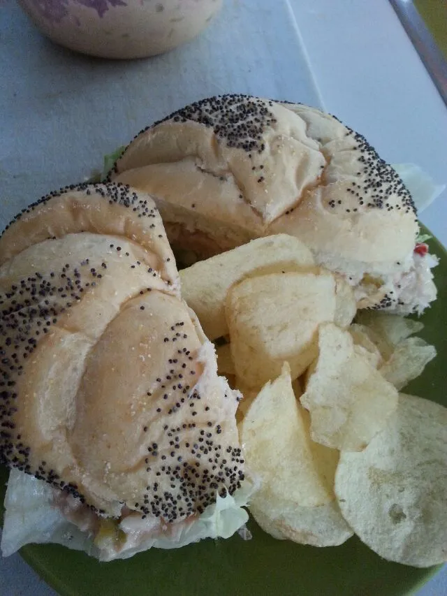 tuna salad with lettuce on a poppy seed roll, with chips!!|Polly Gelfusoさん