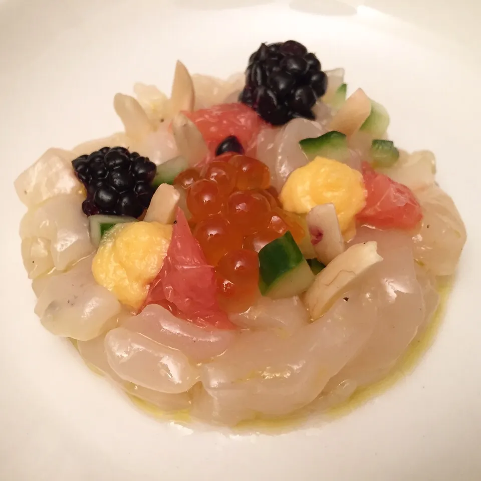 scallop ceviche with grapefruit gel almonds watermelons and ikura|John Liさん