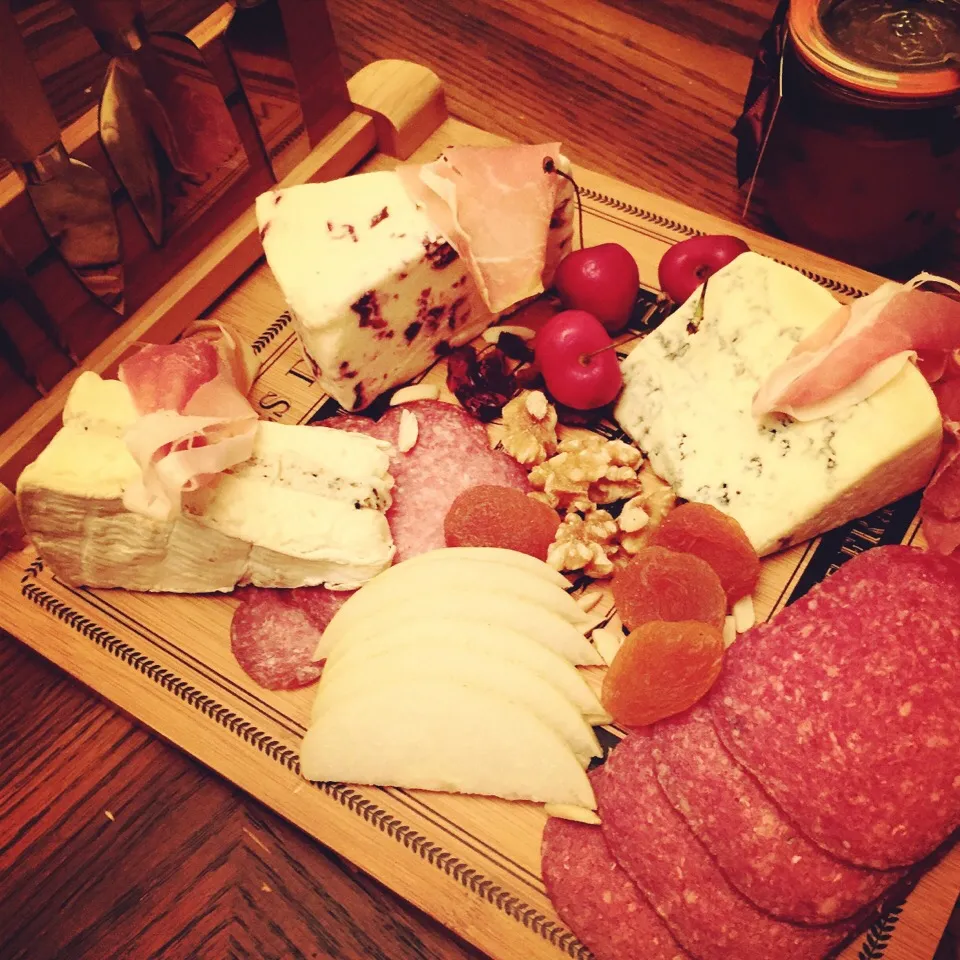 Charcuterie board with local cheeses and meats|John Liさん