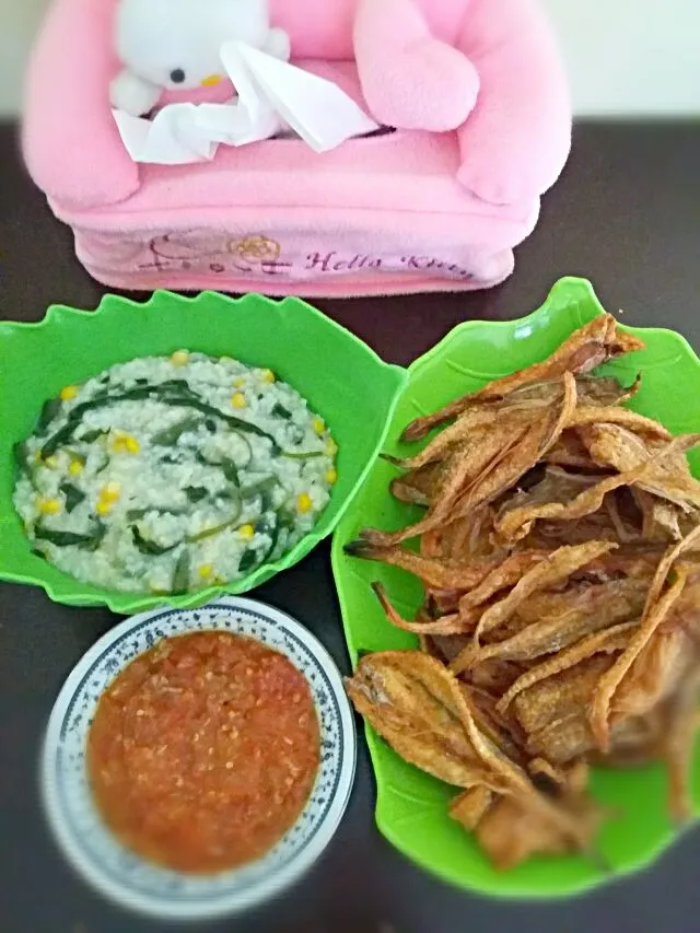 Bubur manado plus ikan asin tipis|megawatiさん