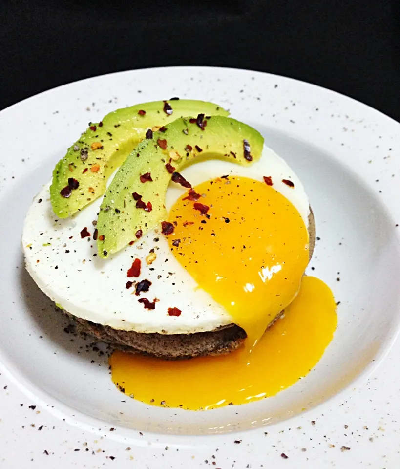 Buckwheat pancake stack with 🍳, avocado, crushed red chili flakes|coxiella24さん