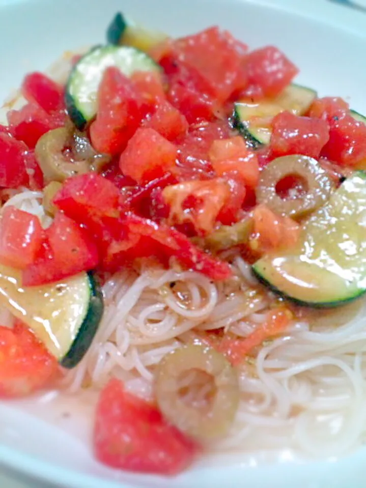 トマトでサッパリ✨イタリアン風素麺|わささん