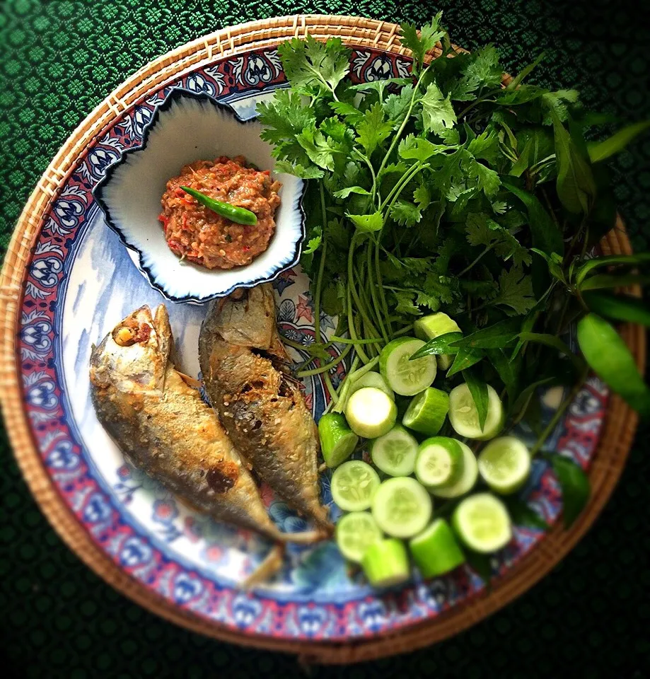 Fried Mackerel w Shrimp Paste Sauce|jirawanさん