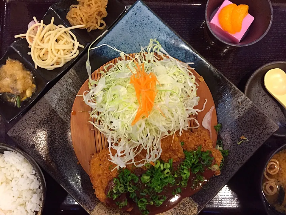 辛味噌だれ とんかつ定食|さくさくぱんださん