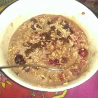 Snapdishの料理写真:Schoko beeren porridge|Anna Kröhnertさん