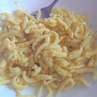 Snapdishの料理写真:Spätzle mit veganer käsesoße|Anna Kröhnertさん