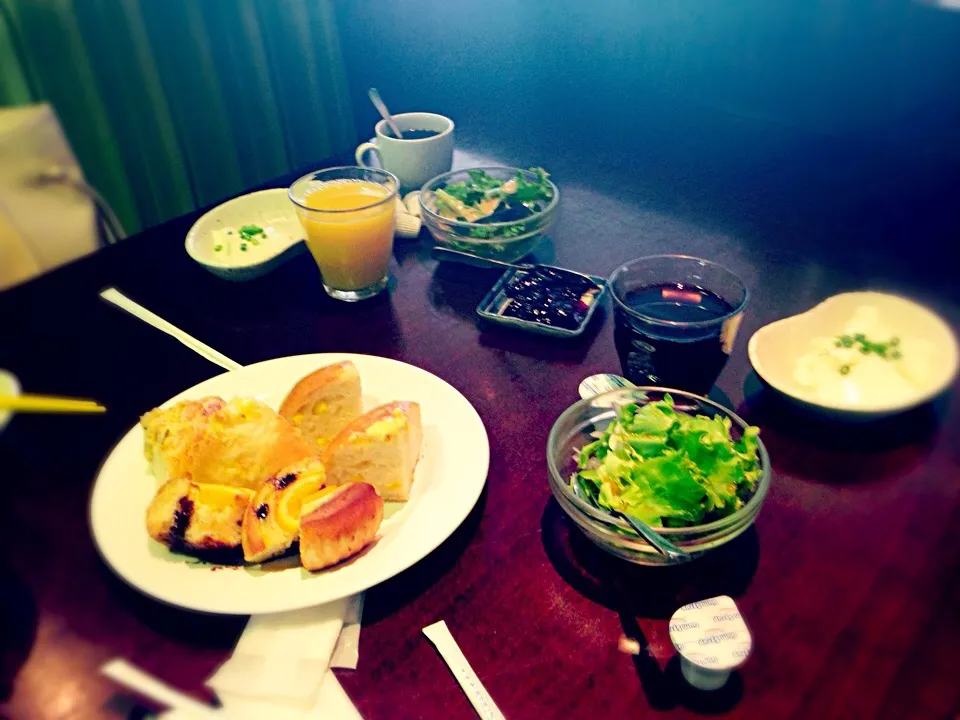 Healthy tofu and verges for breakfast..|Prettie Delos Santos Yamamotoさん