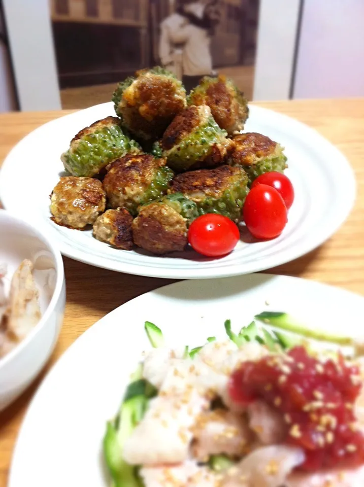 ゴーヤ肉詰めと茹で鷄の梅肉添|ヒラっぴーさん