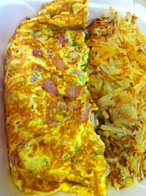 Ham And Cheese Omelette W/ Shoestring Cut Hash Browns....Mmmmm|Sheila Harrisさん