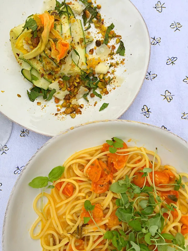 sungold tomato pasta and squash salad|Matthew Cashenさん