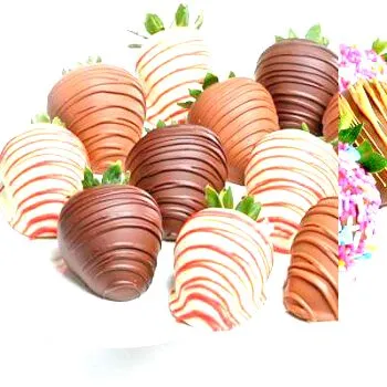 White Chocolate  And Milk  Chocolate And Dark  Chocolate Strawberries W/ Diffrent  food Coloring  Swivels  Of Chocolate|Sheila Harrisさん