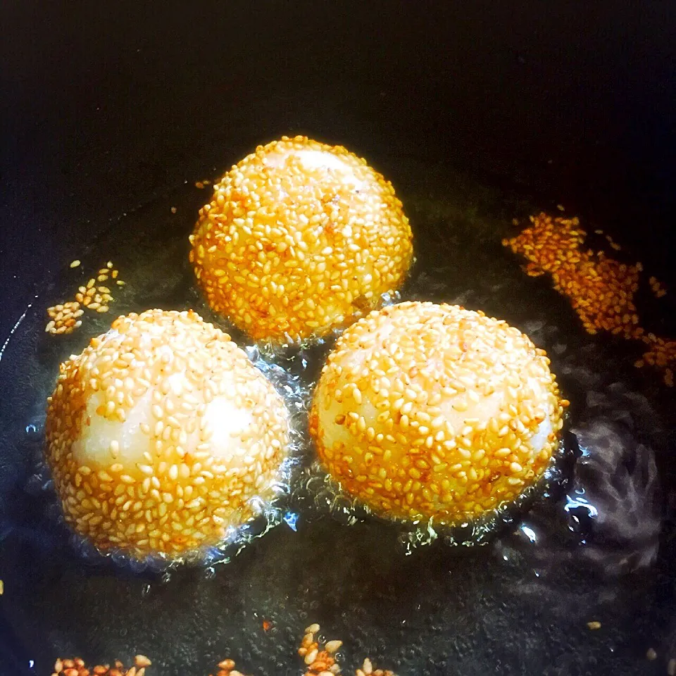 Snapdishの料理写真:Homemade Buchi ( goma danggo )|Laarni Nabongさん