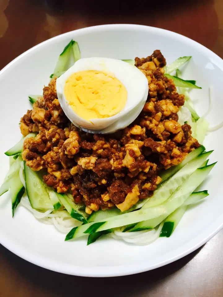 豆腐でカサ増しジャージャー麺|じゅんこさん