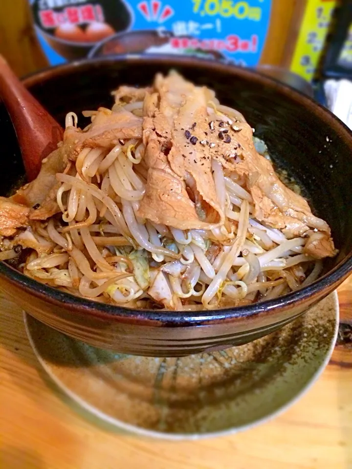 黒醤油ラーメン 野菜武士盛 もやし大盛|ポールさん