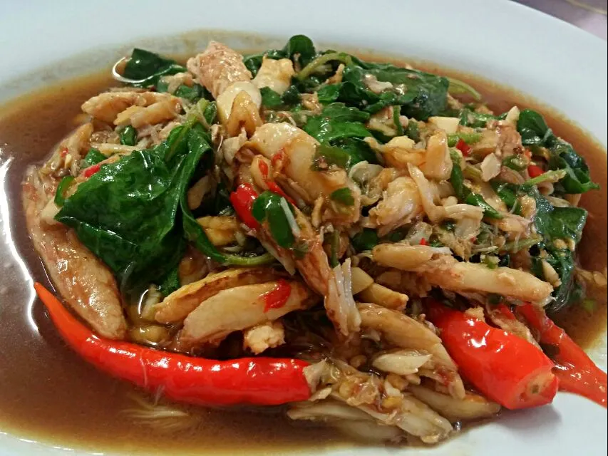 ผัดกะเพราเนื้อปู  Pad Kaprao. Crab|ครัวอิอ้วน... Chubby Cookさん