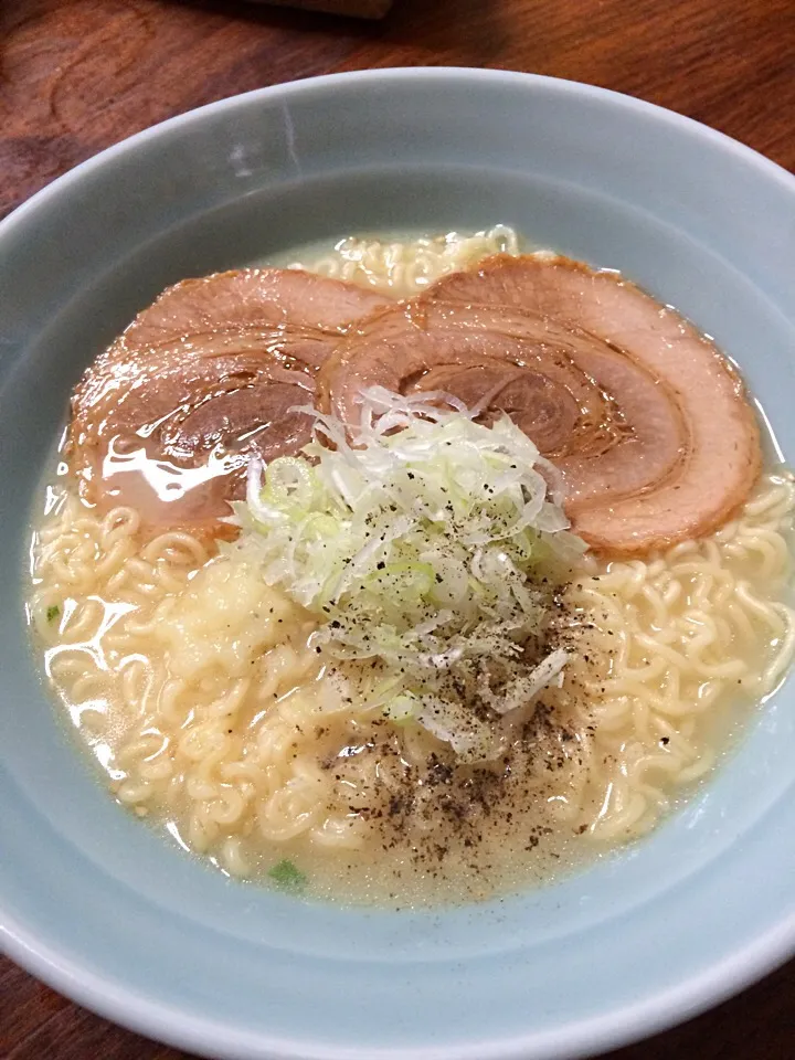 8/2のお昼…トンコツラーメン。|hiroさん