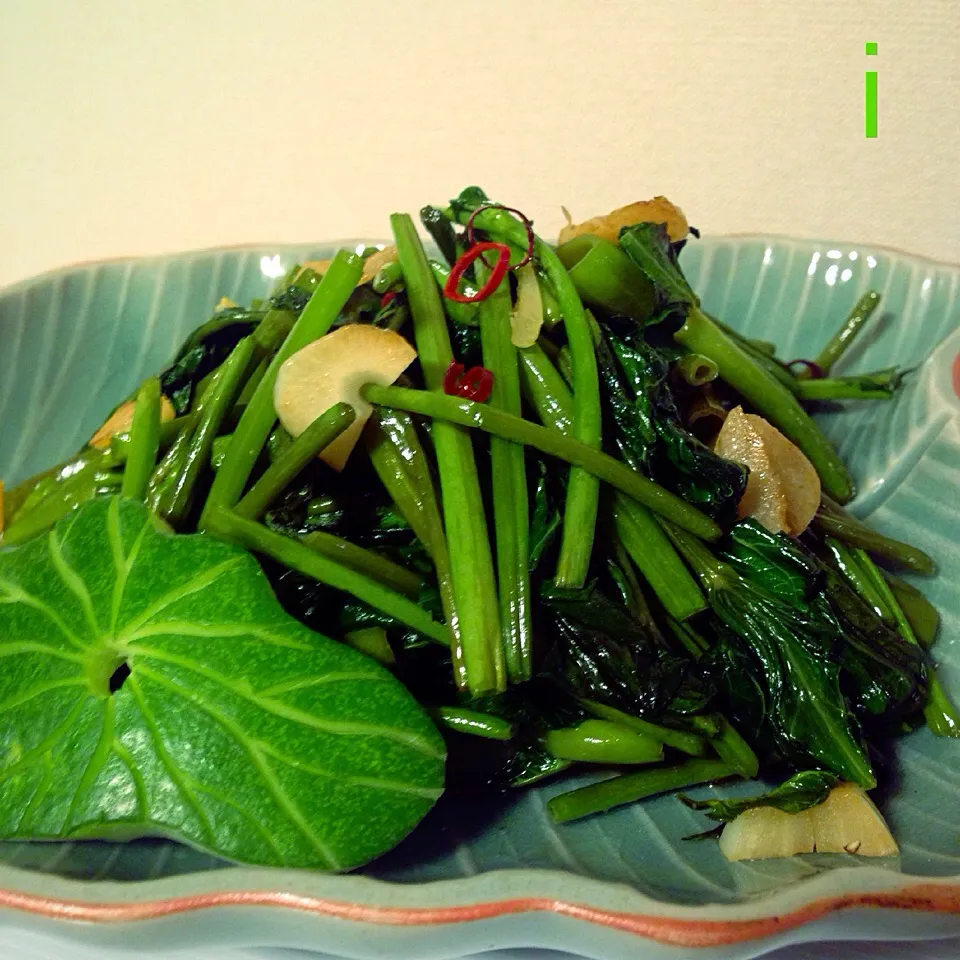 パックブン・ファイデーン 空芯菜のガーリック炒め【ผัดผักบุ้งไฟแดง】Stir-Fried Morning Glory|izoomさん