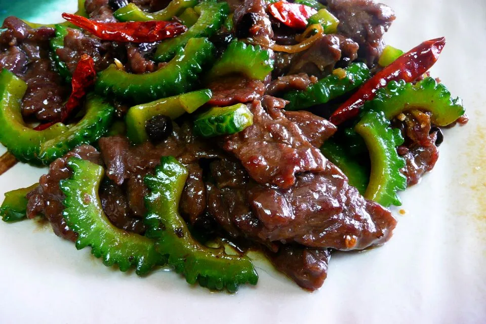 苦瓜牛肉 - stir-fried beef with bitter gourd|steven z.y.さん