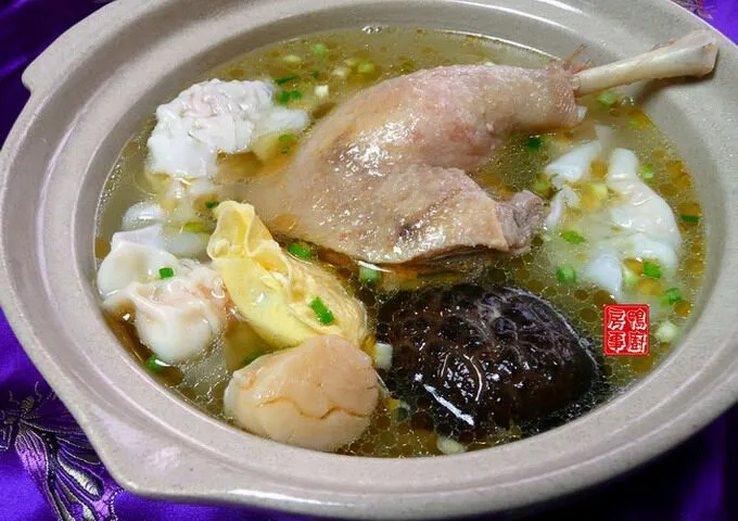 云吞鸭 - broth of duck, wonton, egg dumpling, dried scallop, shitake mushroom in clay pot.|steven z.y.さん