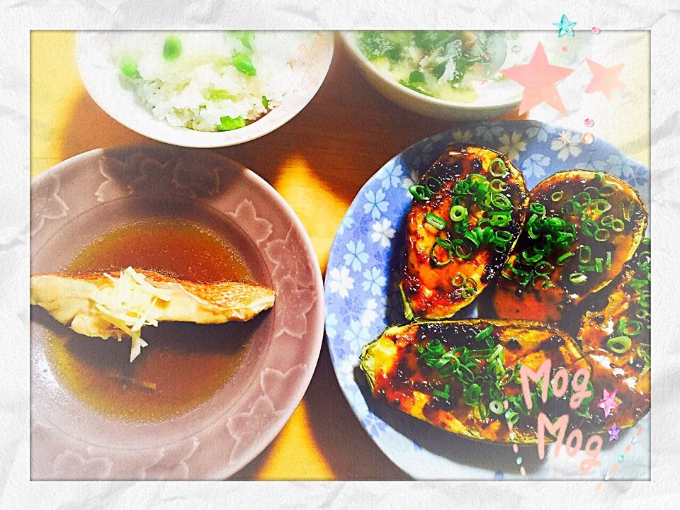 水ナスの味噌マヨ焼   煮魚  枝豆と新生姜の混ぜ御飯  ニラと椎茸のスープ|さえさん