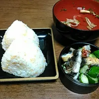 Snapdishの料理写真:天かす入り白だしおむすびにうざくと肝すい|山下さん