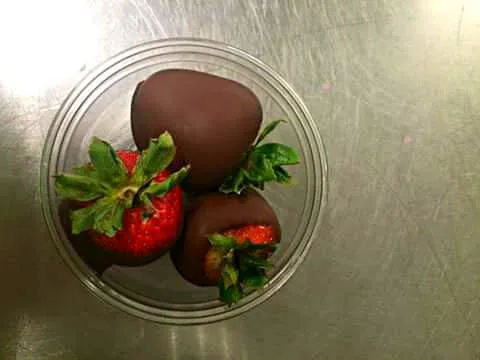 Chocolate Covered Strawberries....|Sheila Harrisさん