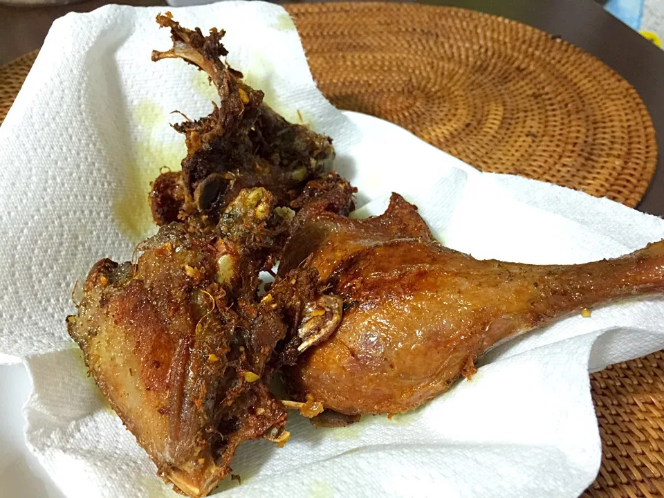 Fried duck / goreng bebek|yeni kartikasariさん