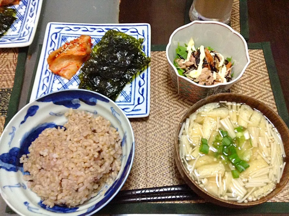 韓国海苔とキムチ＆シーチキンサラダ＆えのきの味噌汁|まぐろさん