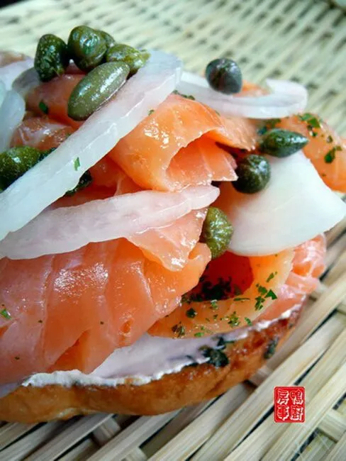 smoked salmon on toasted bagel - breakfast of champions|steven z.y.さん