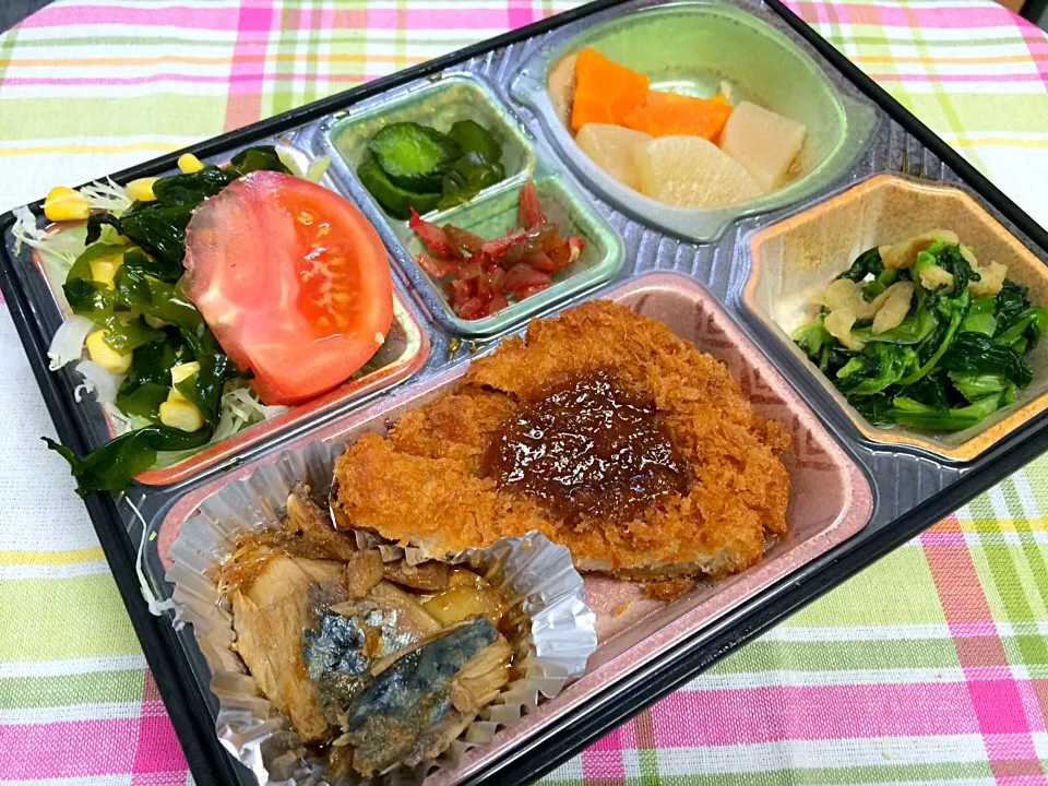 おろし豚カツ 日替わり弁当 豊川市宅配|Naokazu Kuritaさん