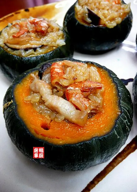 油饭金瓜盅。。。steamed glutinous rice pilaf in mini pumpkin|steven z.y.さん