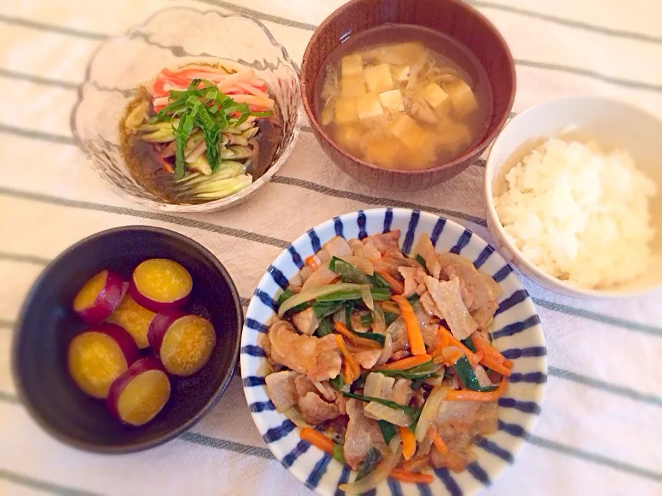 豚バラの中華炒め＆もずく酢＆サツマイモの甘煮|ゆーみんさん