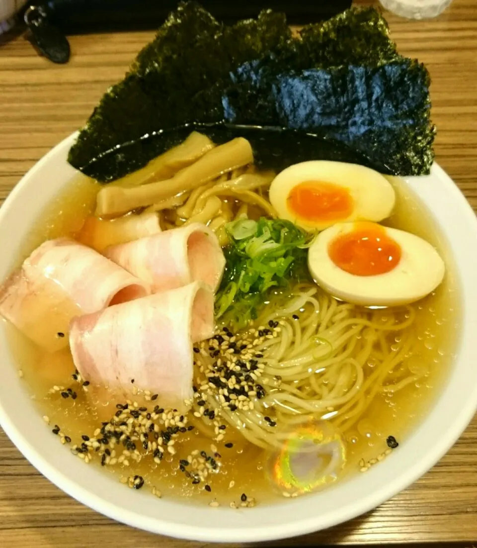 Snapdishの料理写真:冷やし 淡麗旨口ラーメン 塩 (全部のせ)|morozoffさん