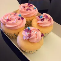 Snapdishの料理写真:rose cupcake|sherrya的私房烘培さん