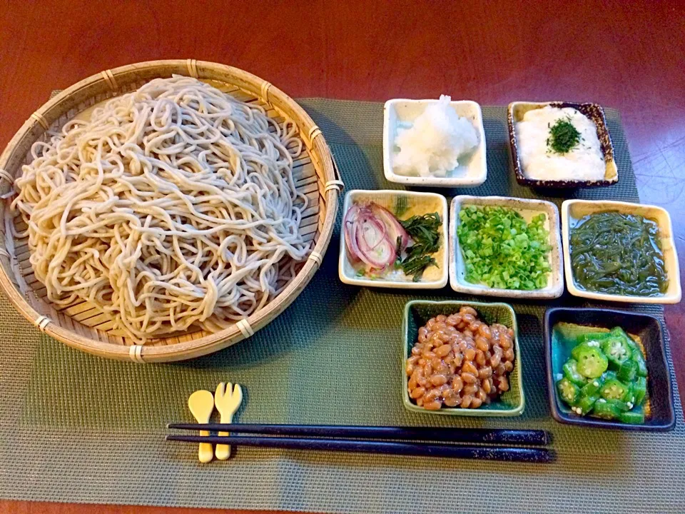 Buckwheat of yamato sticky yam,natto,okra,grated radish&harb🌿とろろ･ねばx2&さっぱり薬味蕎麦|🌈Ami🍻さん