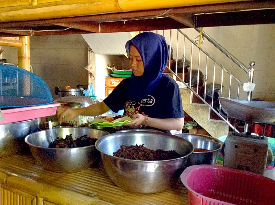 Nasi Krawu|Bambang Budiono Tjioさん