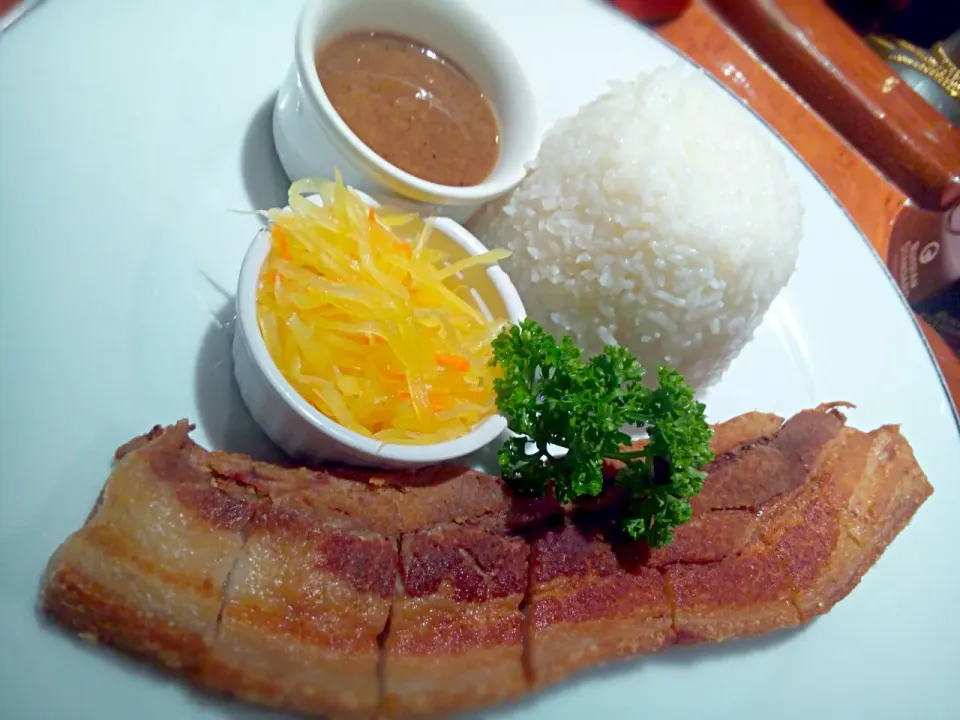 Snapdishの料理写真:Lechon Kawali|Tony J-Kayさん