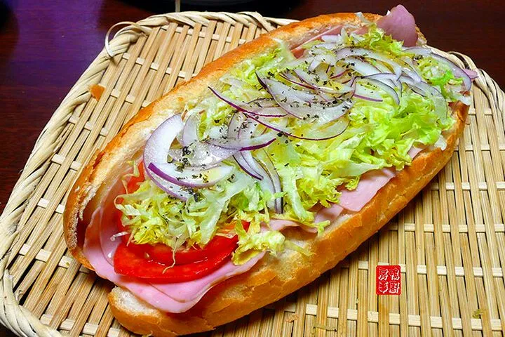 submarine sandwich|steven z.y.さん