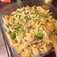 Penne pasta with sautéed lemon pepper chicken steamed broccoli in a garlic and olive oil sauce|Brittany Fosterさん